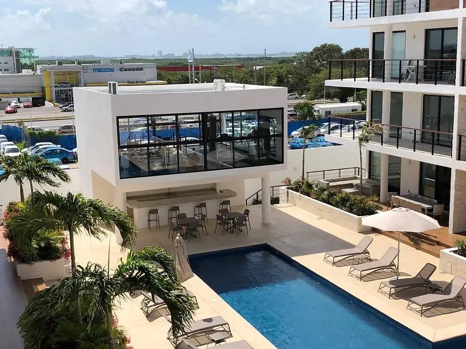 New Condo With Pool, Gym, A/C, Wifi, King Size Bed Cancún Mexiko