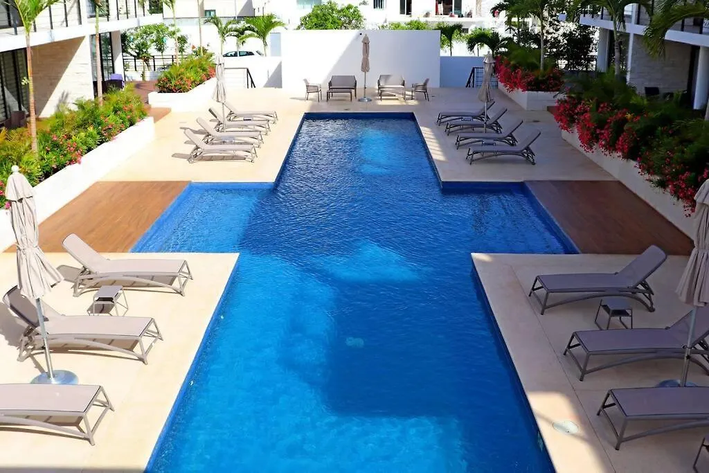 Apartment New Condo With Pool, Gym, A/C, Wifi, King Size Bed Cancun Mexico